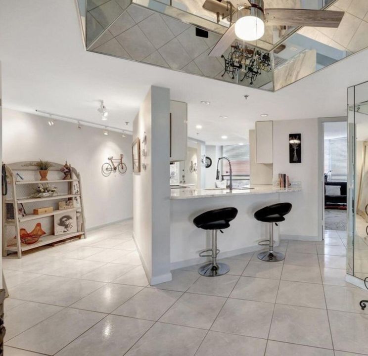 For Rent: $2,800 (2 beds, 2 baths, 1239 Square Feet)