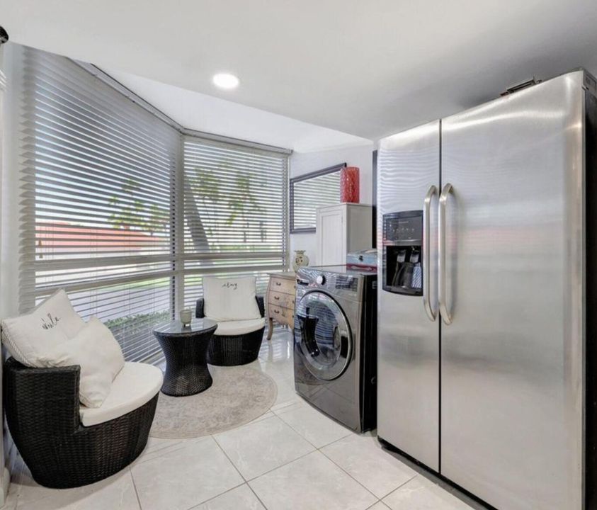 For Rent: $2,800 (2 beds, 2 baths, 1239 Square Feet)