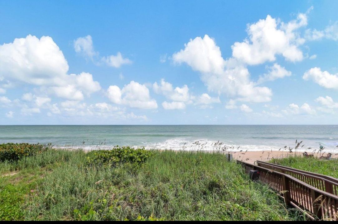 For Rent: $2,800 (2 beds, 2 baths, 1239 Square Feet)