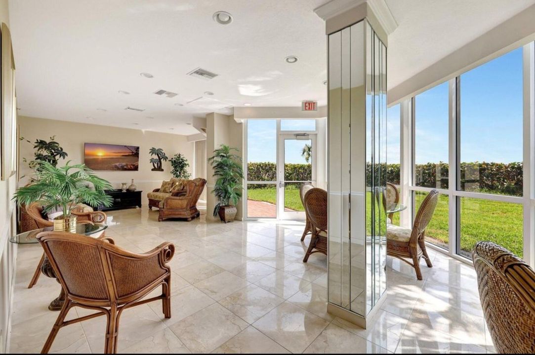 For Rent: $2,800 (2 beds, 2 baths, 1239 Square Feet)