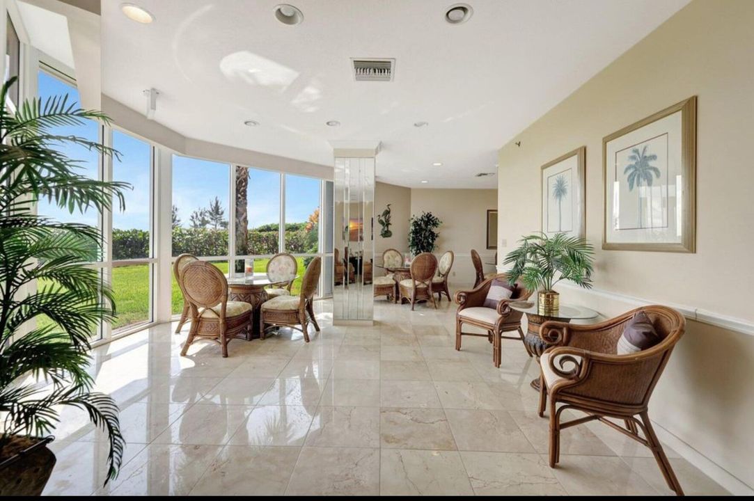 For Rent: $2,800 (2 beds, 2 baths, 1239 Square Feet)