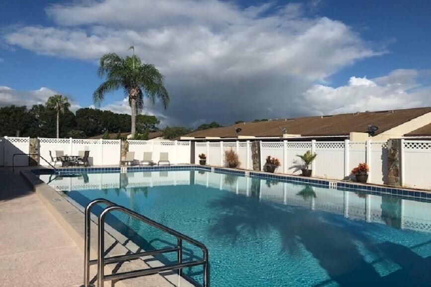 Activo con contrato: $165,000 (2 camas, 2 baños, 1078 Pies cuadrados)