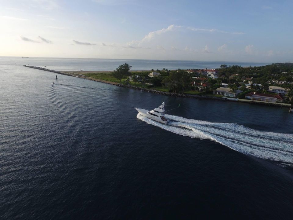 For Sale: $396,500 (2 beds, 2 baths, 1299 Square Feet)