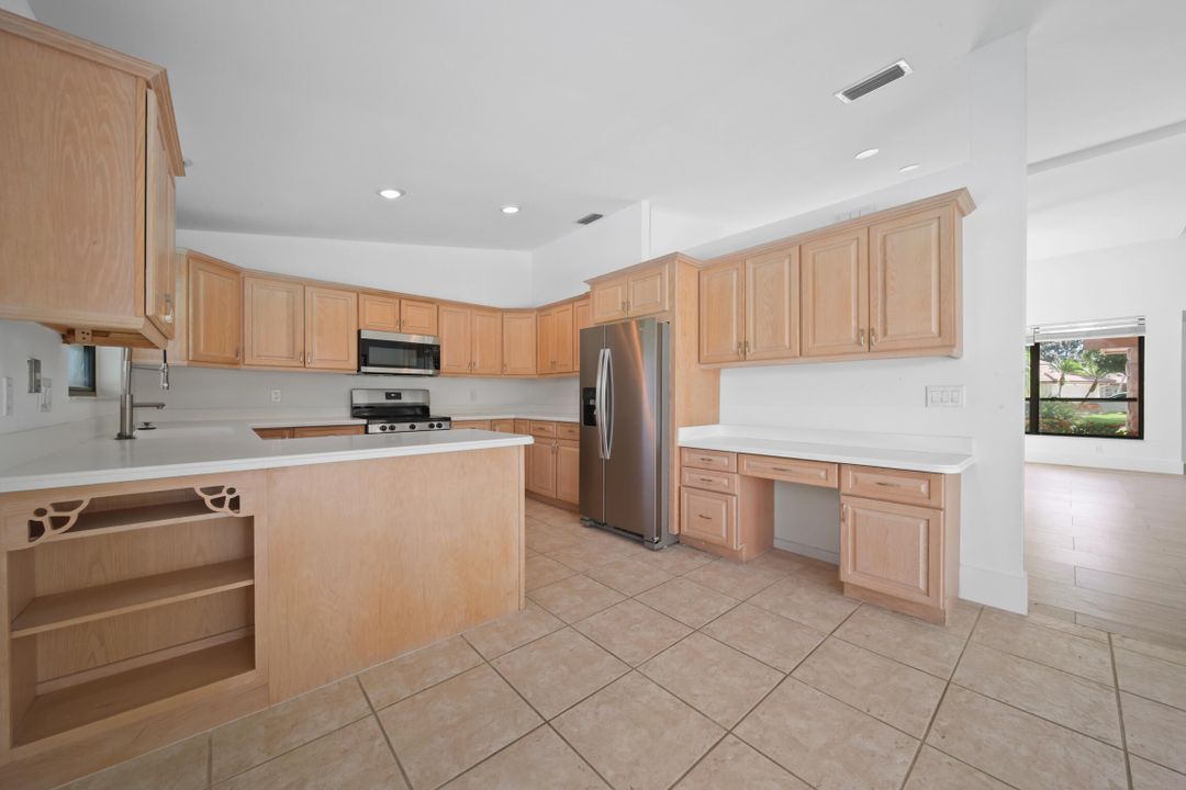 出租: $3,600 (3 贝兹, 2 浴室, 1734 平方英尺)