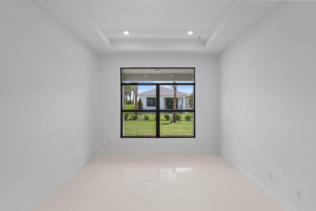 合同活跃: $579,990 (2 贝兹, 2 浴室, 1547 平方英尺)