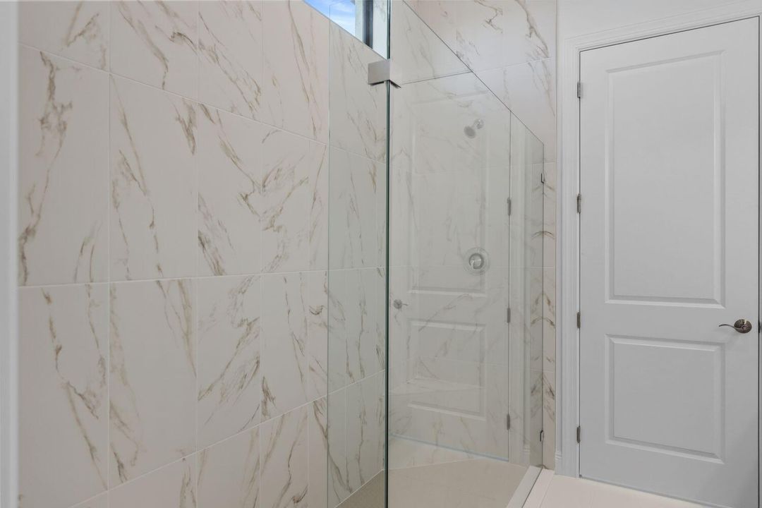 合同活跃: $579,990 (2 贝兹, 2 浴室, 1547 平方英尺)