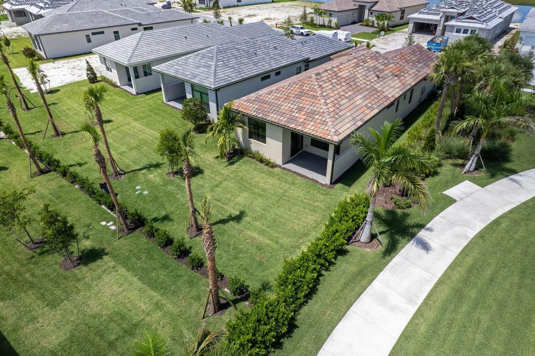 合同活跃: $579,990 (2 贝兹, 2 浴室, 1547 平方英尺)