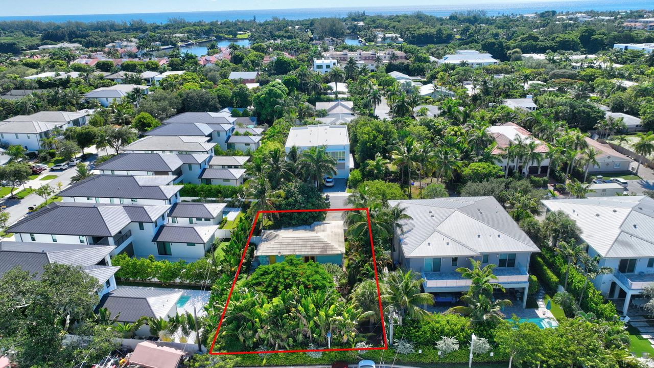 Под контрактом: $1,400,000 (3 спален, 2 ванн, 1235 Квадратных фут)