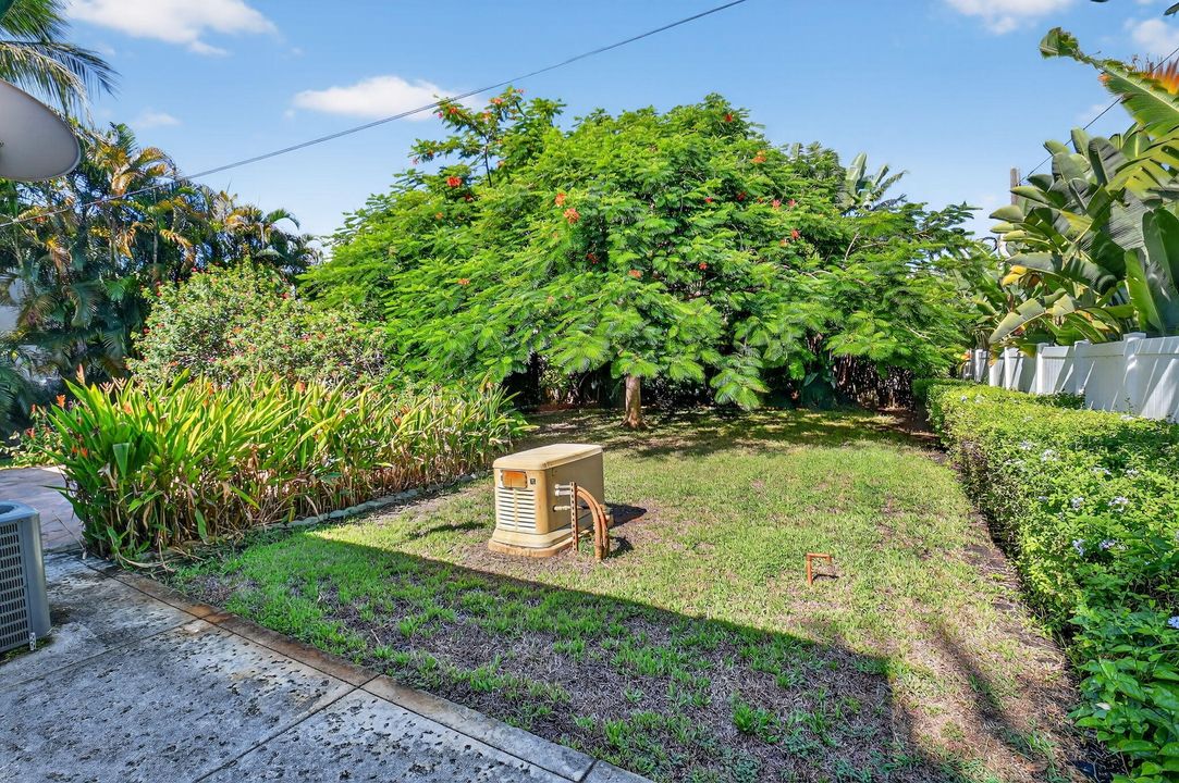 Под контрактом: $1,400,000 (3 спален, 2 ванн, 1235 Квадратных фут)