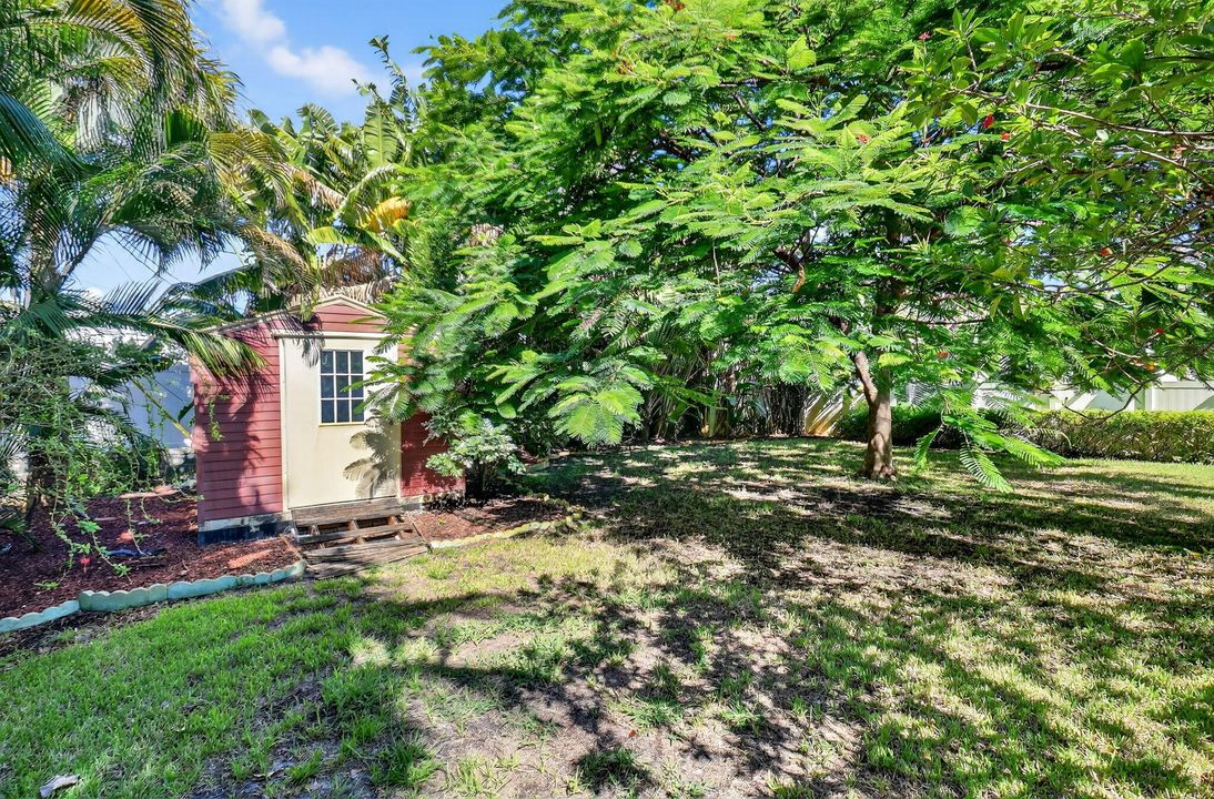 Под контрактом: $1,400,000 (3 спален, 2 ванн, 1235 Квадратных фут)