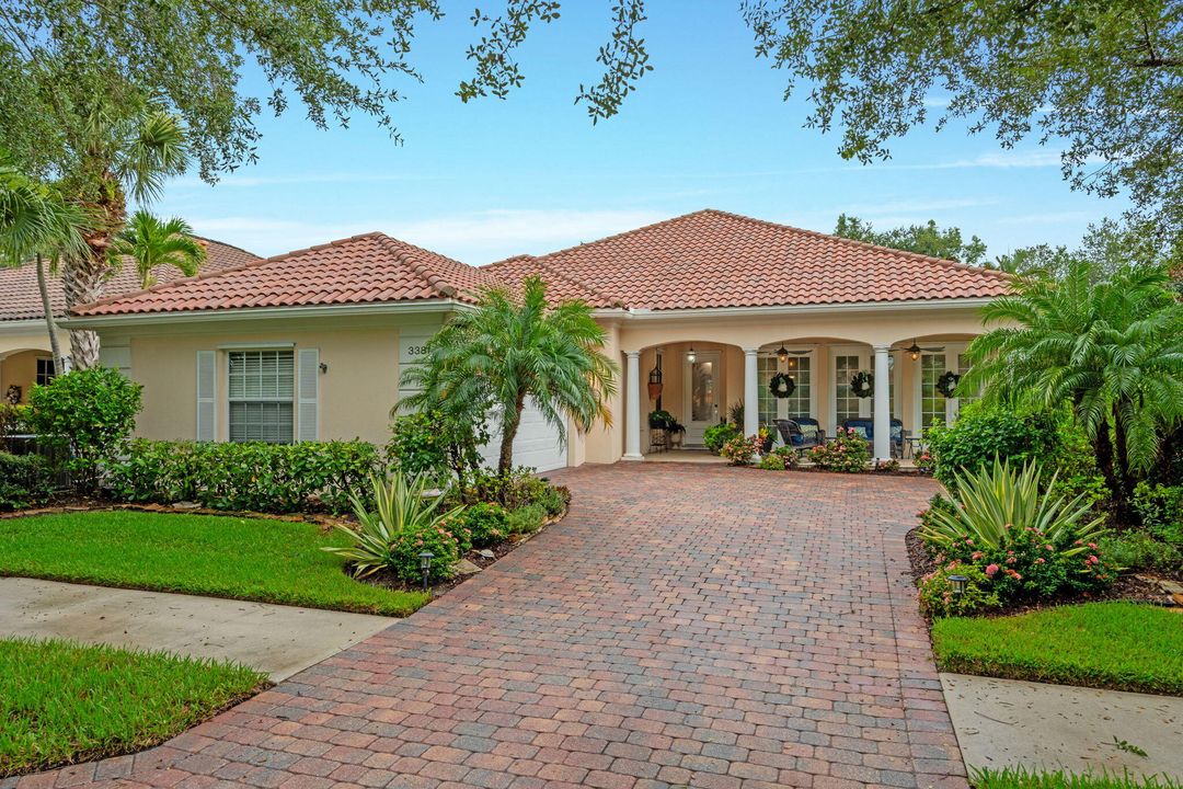 For Sale: $855,000 (4 beds, 3 baths, 2493 Square Feet)