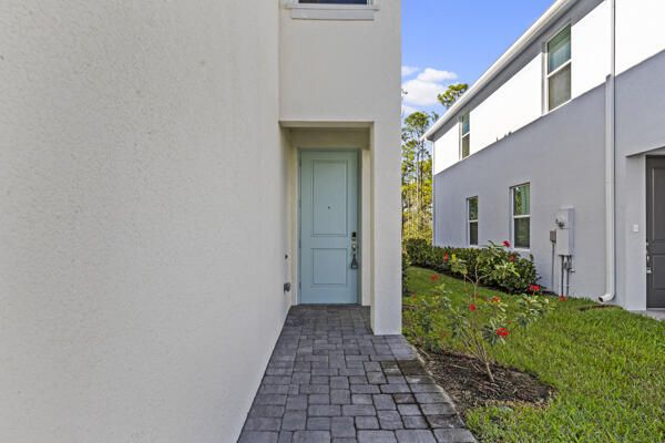 В аренду: $3,000 (3 спален, 2 ванн, 1804 Квадратных фут)