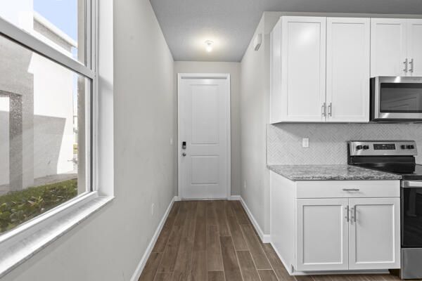 В аренду: $3,000 (3 спален, 2 ванн, 1804 Квадратных фут)