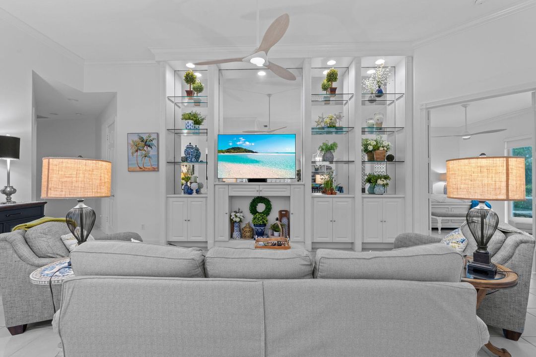 For Sale: $855,000 (4 beds, 3 baths, 2493 Square Feet)