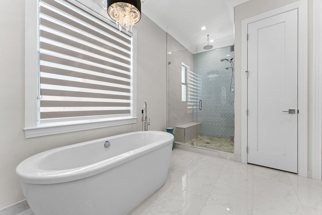 На продажу: $4,395,000 (6 спален, 4 ванн, 4271 Квадратных фут)