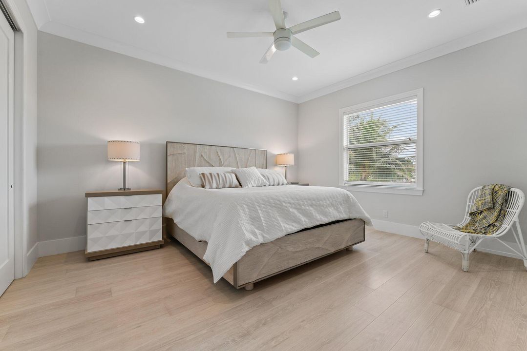 На продажу: $4,395,000 (6 спален, 4 ванн, 4271 Квадратных фут)