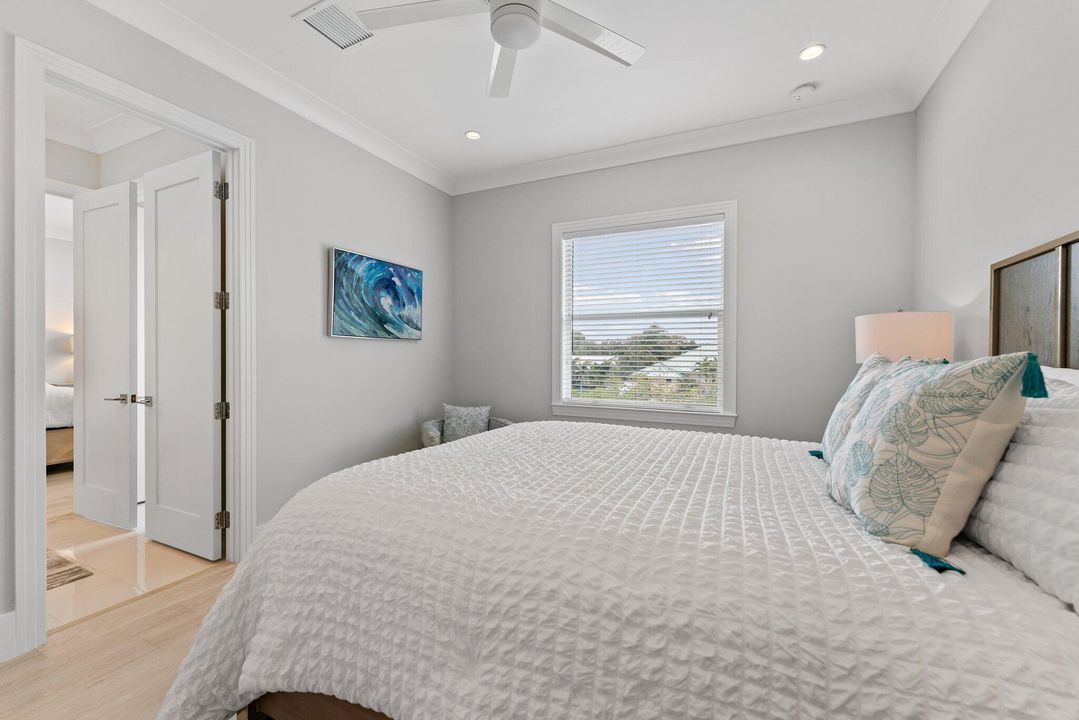 На продажу: $4,395,000 (6 спален, 4 ванн, 4271 Квадратных фут)