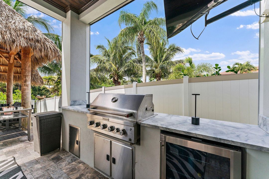 На продажу: $4,395,000 (6 спален, 4 ванн, 4271 Квадратных фут)