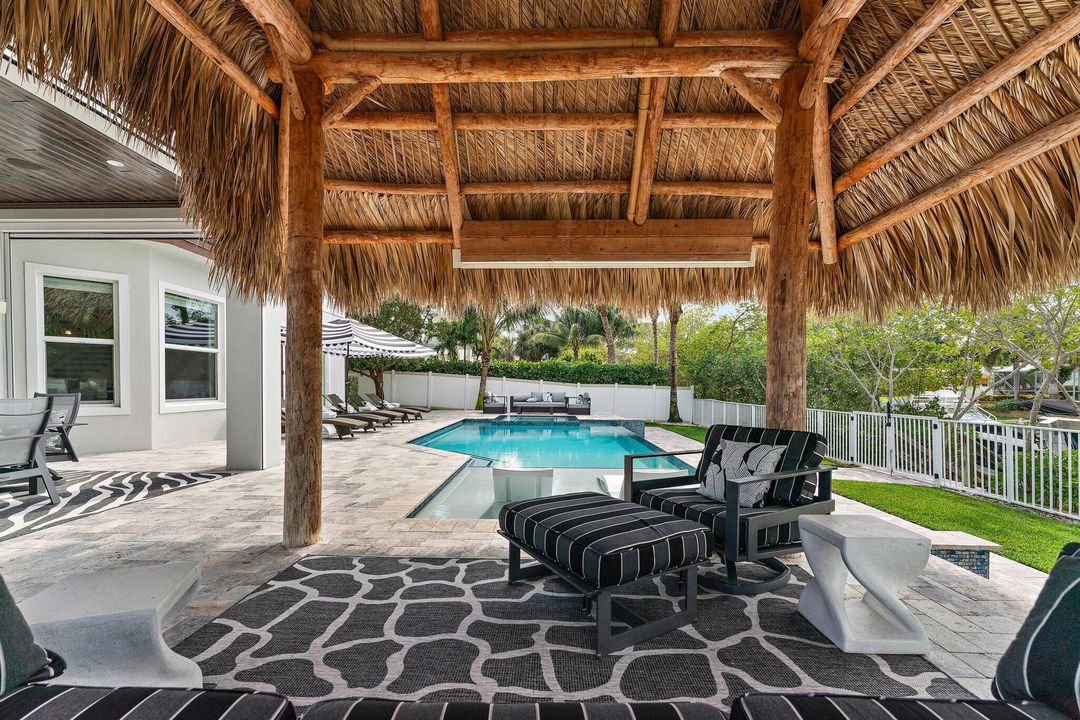 На продажу: $4,395,000 (6 спален, 4 ванн, 4271 Квадратных фут)