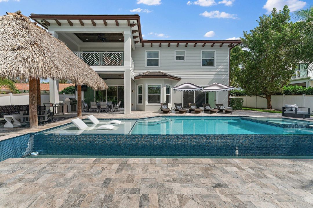 На продажу: $4,395,000 (6 спален, 4 ванн, 4271 Квадратных фут)