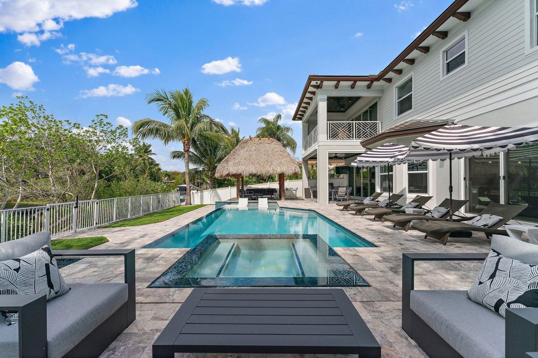 На продажу: $4,395,000 (6 спален, 4 ванн, 4271 Квадратных фут)