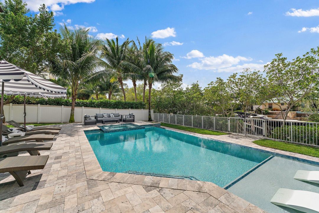 На продажу: $4,395,000 (6 спален, 4 ванн, 4271 Квадратных фут)