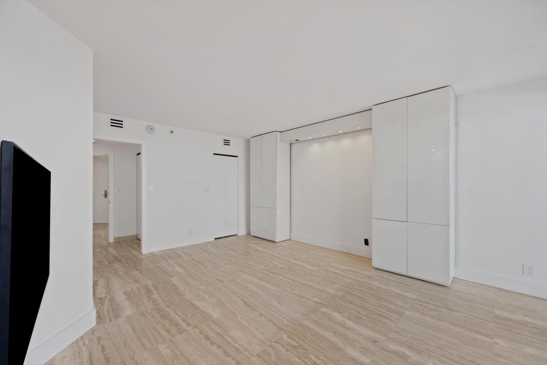 待售: $2,450,000 (2 贝兹, 2 浴室, 2350 平方英尺)