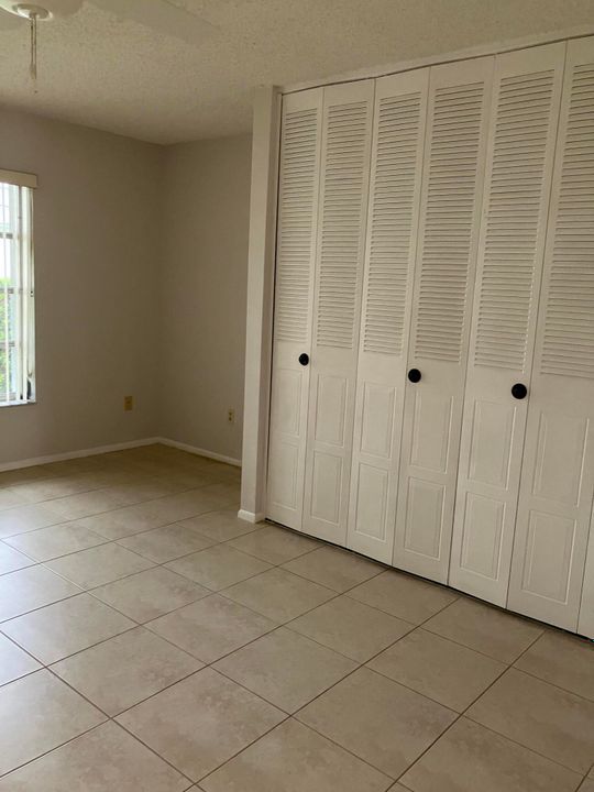 合同活跃: $1,650 (2 贝兹, 2 浴室, 1014 平方英尺)