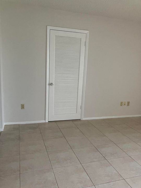 合同活跃: $1,650 (2 贝兹, 2 浴室, 1014 平方英尺)