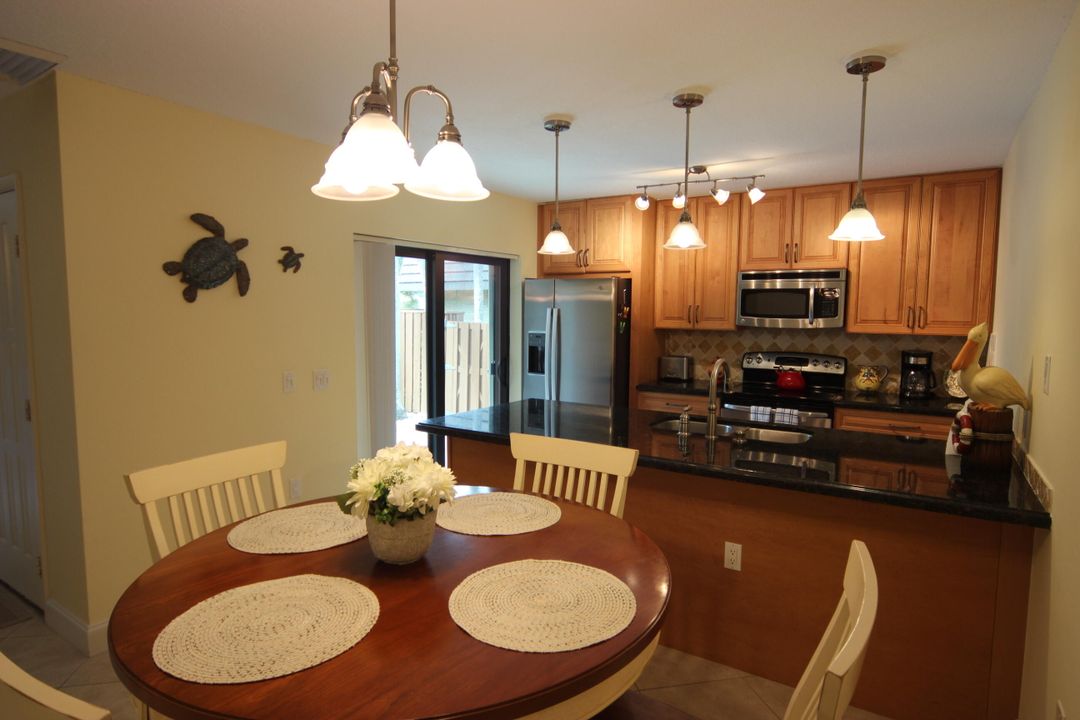 Под контрактом: $5,500 (2 спален, 2 ванн, 1188 Квадратных фут)