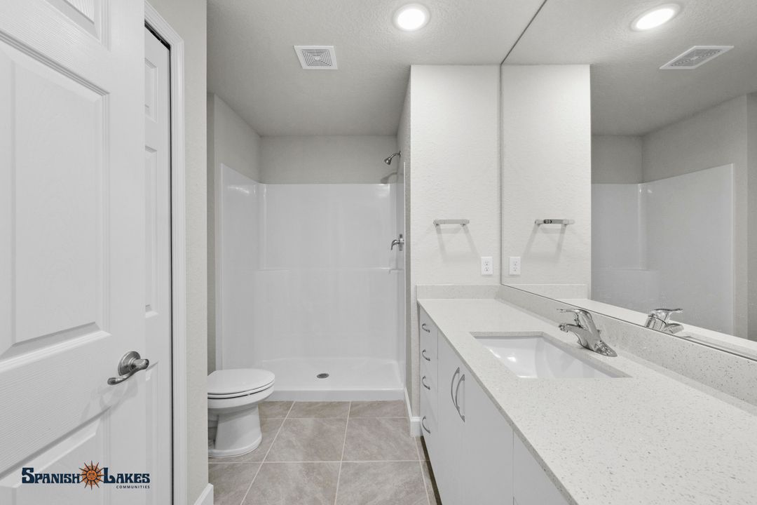 Под контрактом: $199,000 (1 спален, 1 ванн, 950 Квадратных фут)