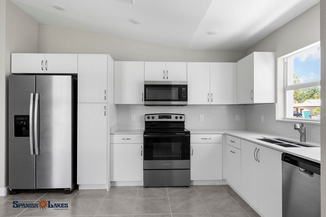 Под контрактом: $199,000 (1 спален, 1 ванн, 950 Квадратных фут)