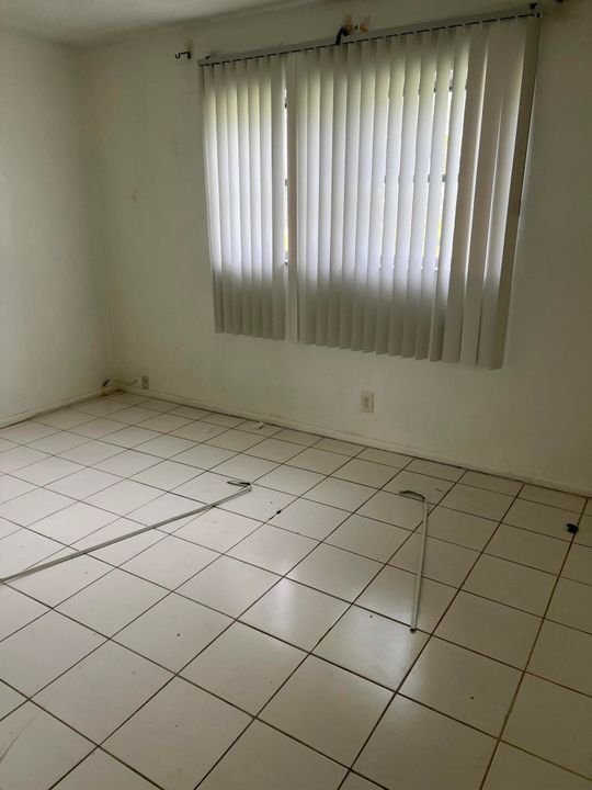 Под контрактом: $87,000 (1 спален, 1 ванн, 730 Квадратных фут)