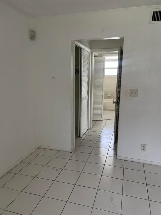 Под контрактом: $87,000 (1 спален, 1 ванн, 730 Квадратных фут)