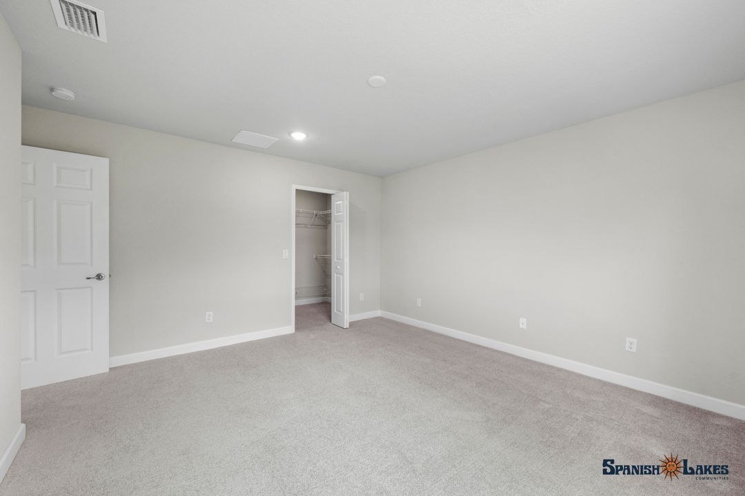 Под контрактом: $199,000 (1 спален, 1 ванн, 950 Квадратных фут)