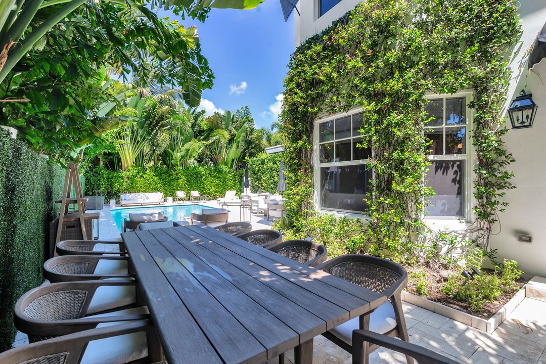 For Sale: $6,695,000 (5 beds, 4 baths, 3990 Square Feet)