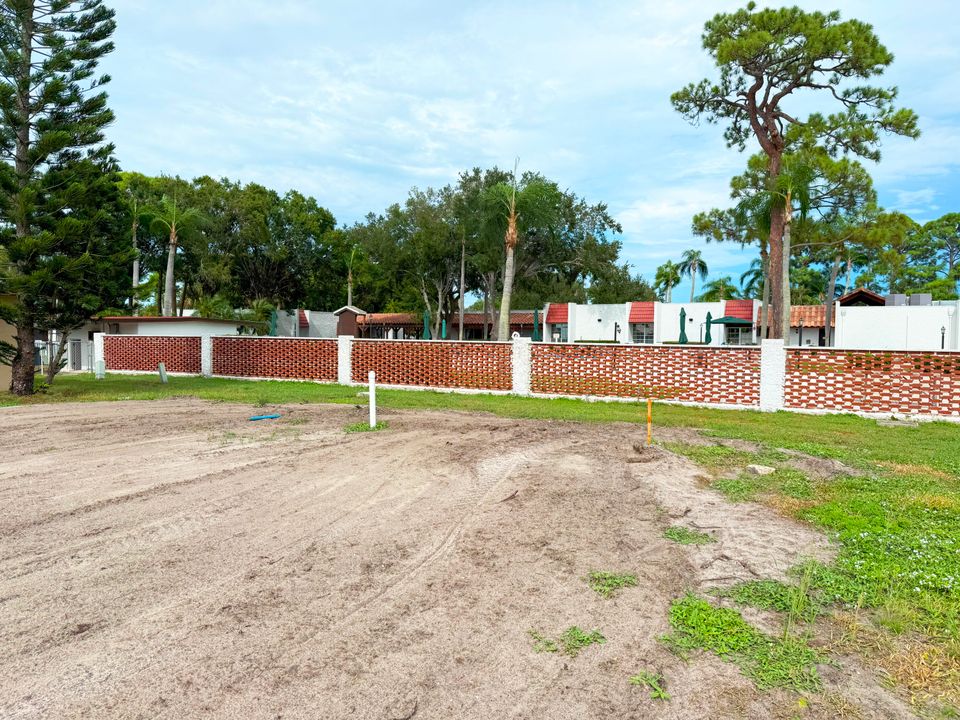 Под контрактом: $199,000 (1 спален, 1 ванн, 950 Квадратных фут)