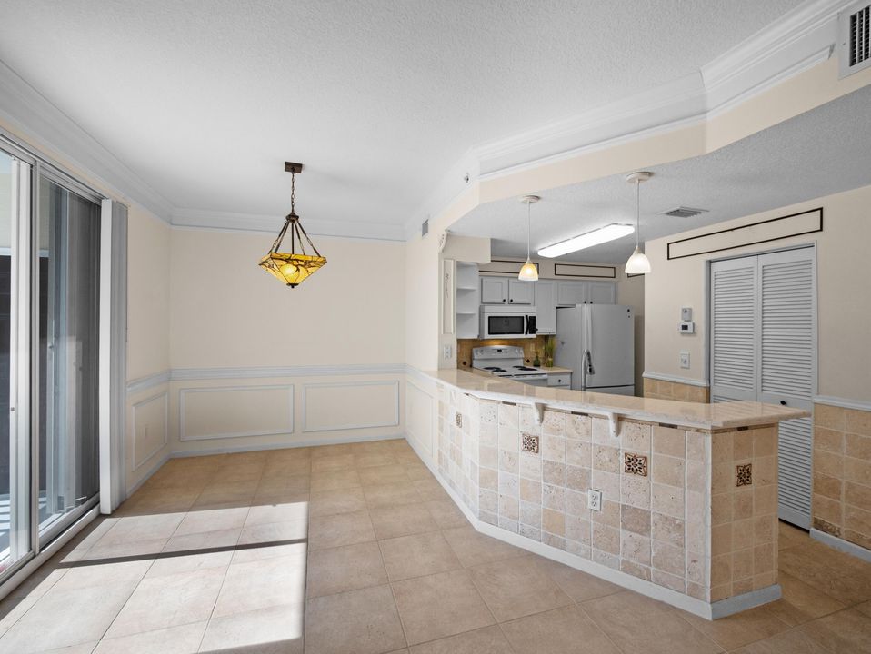 En Venta: $384,900 (2 camas, 2 baños, 1344 Pies cuadrados)