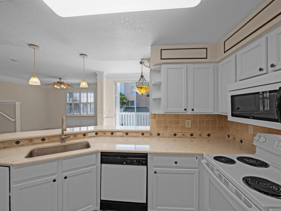 En Venta: $384,900 (2 camas, 2 baños, 1344 Pies cuadrados)