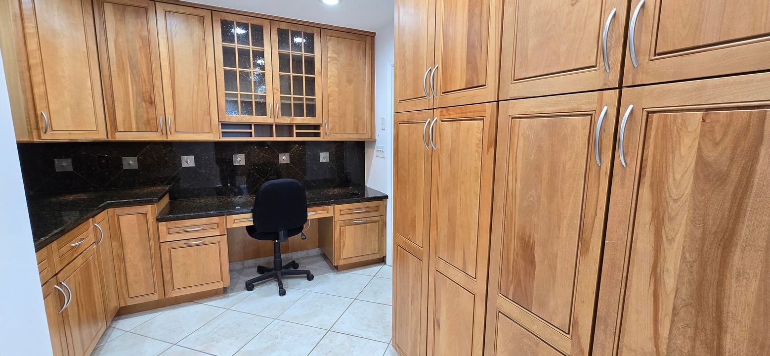 Active With Contract: $7,900 (3 beds, 2 baths, 2819 Square Feet)