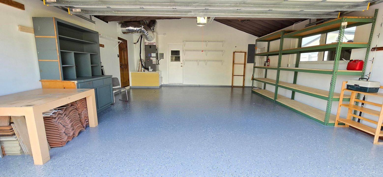 Active With Contract: $7,900 (3 beds, 2 baths, 2819 Square Feet)