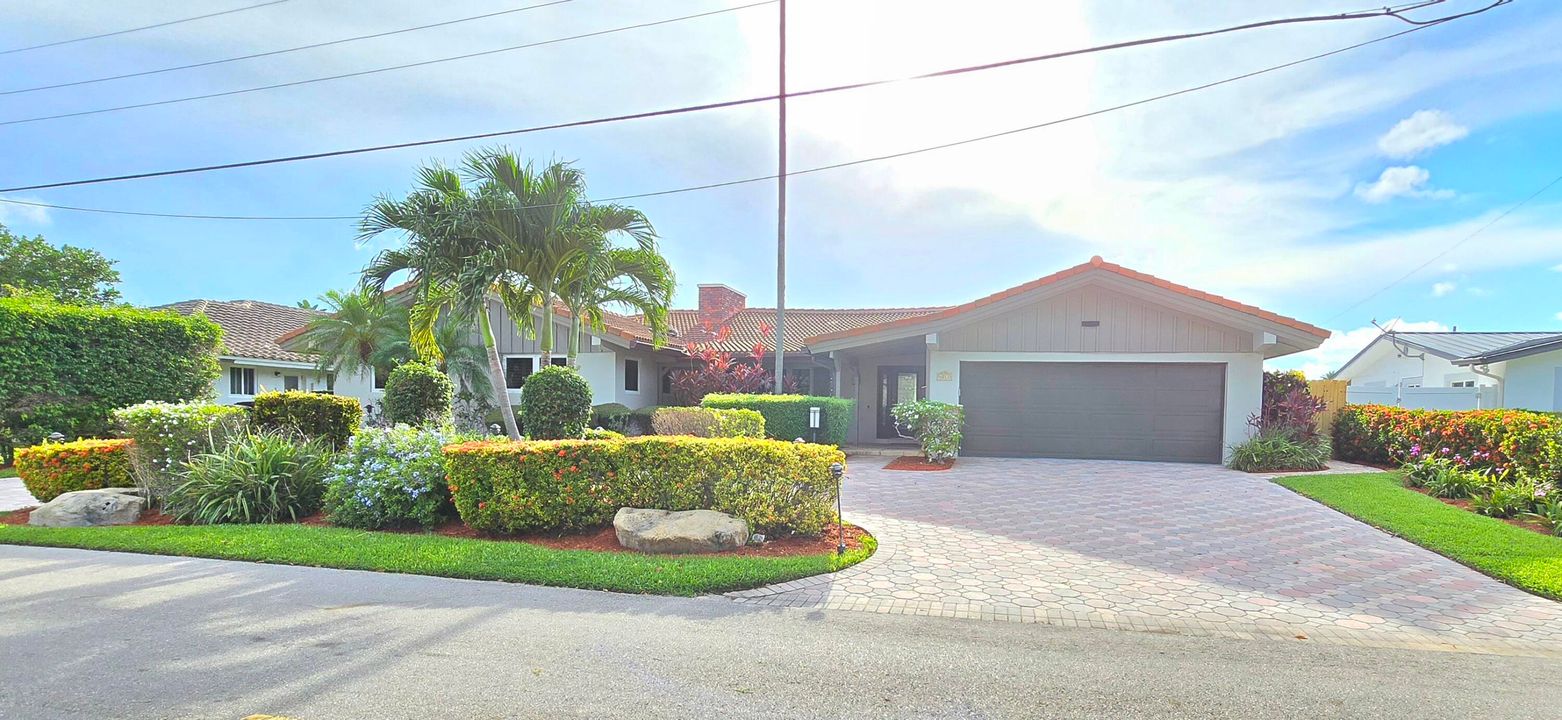 Active With Contract: $7,900 (3 beds, 2 baths, 2819 Square Feet)