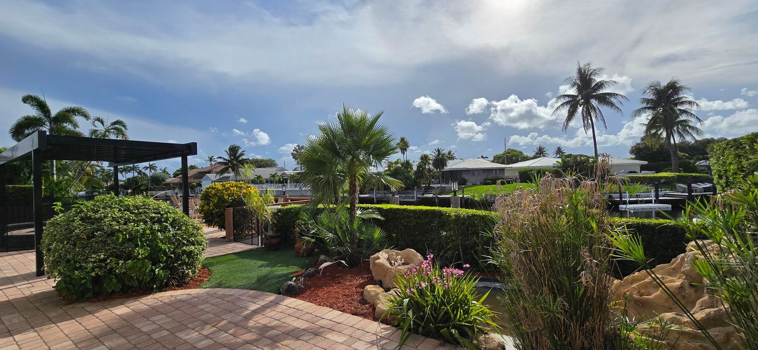 Active With Contract: $7,900 (3 beds, 2 baths, 2819 Square Feet)