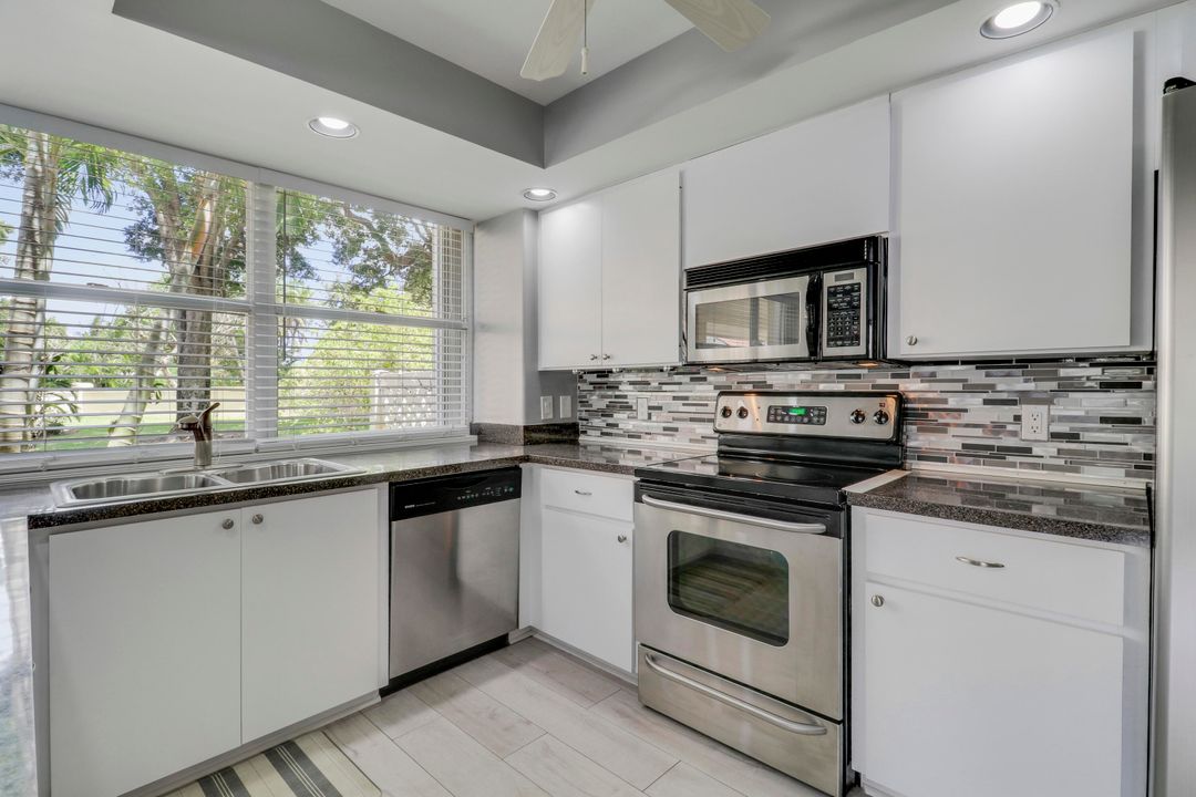 合同活跃: $338,500 (3 贝兹, 2 浴室, 1386 平方英尺)