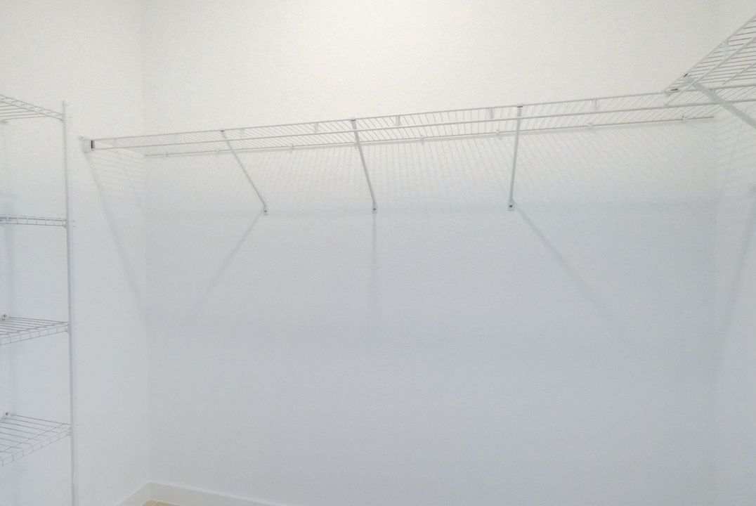 For Rent: $3,800 (4 beds, 2 baths, 2033 Square Feet)