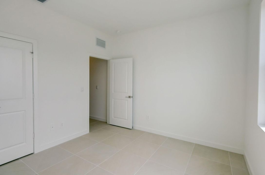 For Rent: $3,800 (4 beds, 2 baths, 2033 Square Feet)