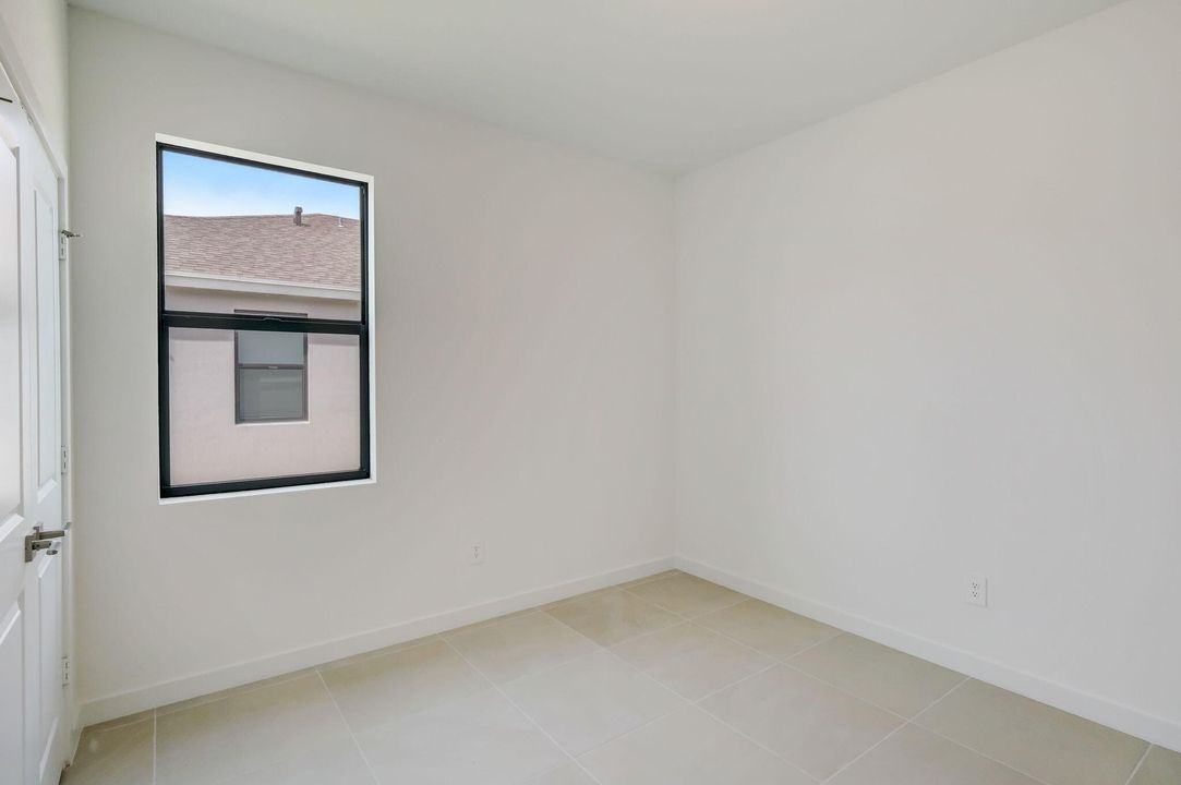 For Rent: $3,800 (4 beds, 2 baths, 2033 Square Feet)