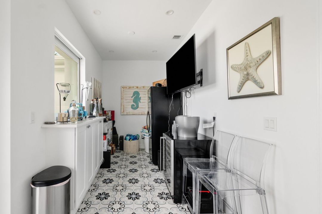 待售: $2,500,000 (5 贝兹, 5 浴室, 4482 平方英尺)