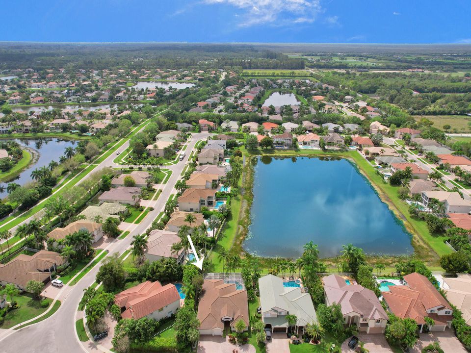 Под контрактом: $899,000 (5 спален, 3 ванн, 3066 Квадратных фут)