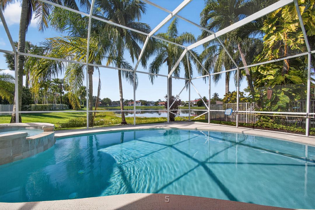 Под контрактом: $899,000 (5 спален, 3 ванн, 3066 Квадратных фут)